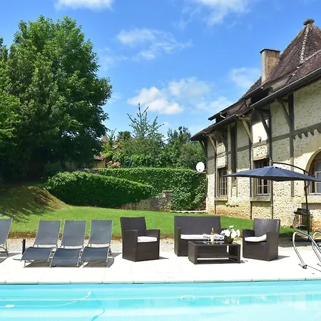 Mansion In Belves With Private Pool, Cleaning Included * Belvès